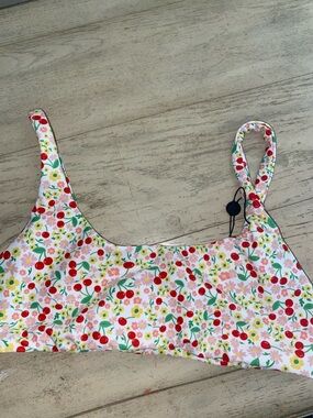 New Skatie bikini top, Cherry 🍒 bomb, size Small, stretchy